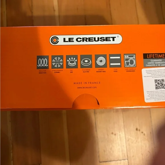 Le Creuset Enameled Cast Iron Round Balti Dish, 3-Qt. - Picture 3 of 5